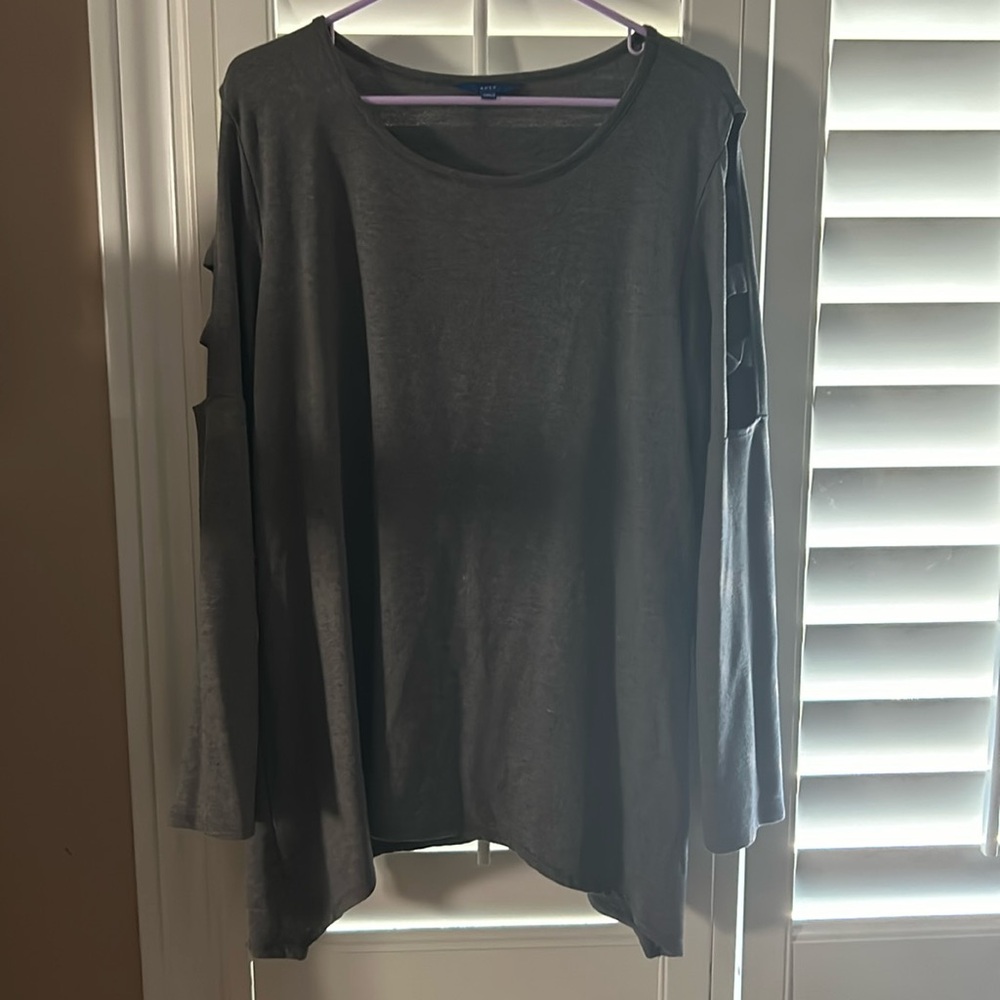 Apt 9 grey peek a boo shoulder long sleeve